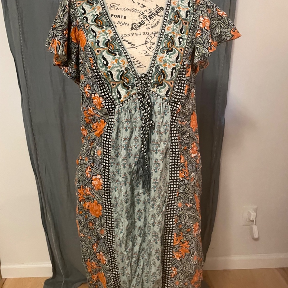 Dress - Picture 2 of 2